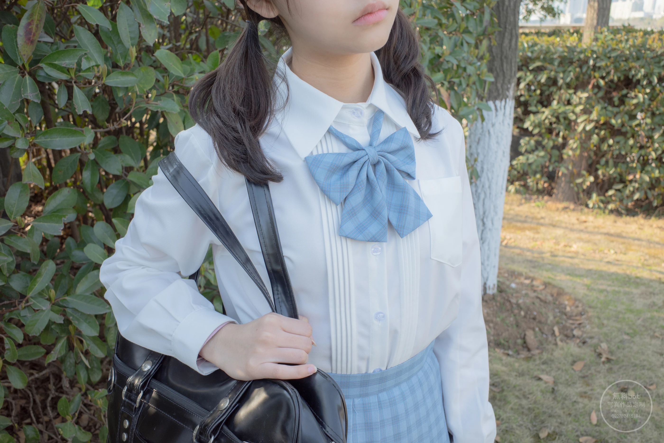 森萝财团 有料 NO.030 小香 户外公园里的JK制服灰丝美腿 [100P]插图7